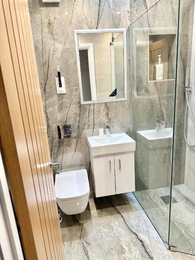 Little Vine - Beautiful Ground Floor Flat In South London Lägenhet Sutton  Exteriör bild